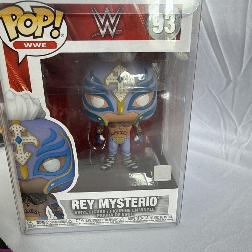 Funko POP! Rey Mysterio 93 WWE Wrestling W/ Protector